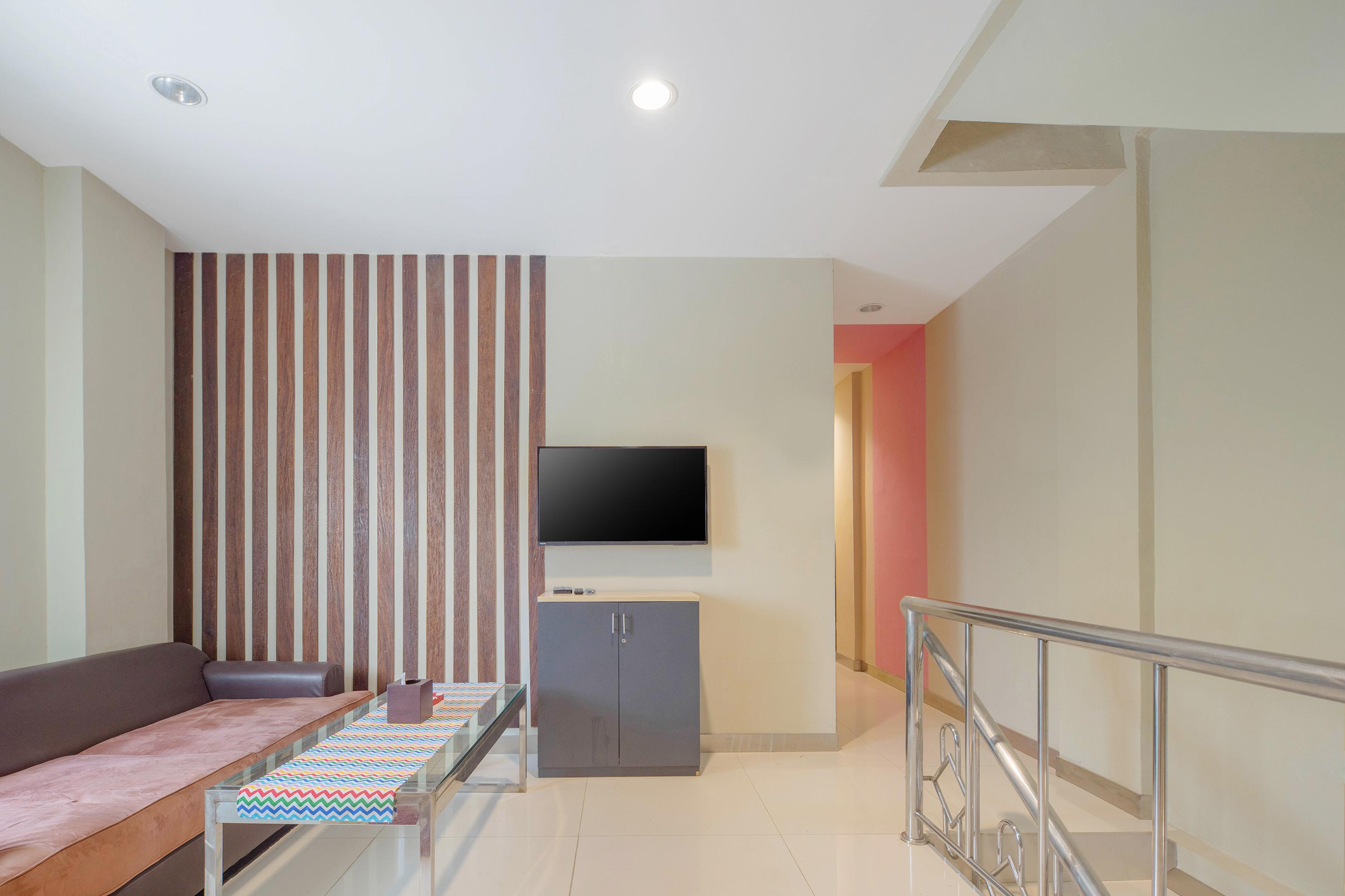 Super Oyo Capital O 1121 Orienchi 2 Otel Cakarta Dış mekan fotoğraf